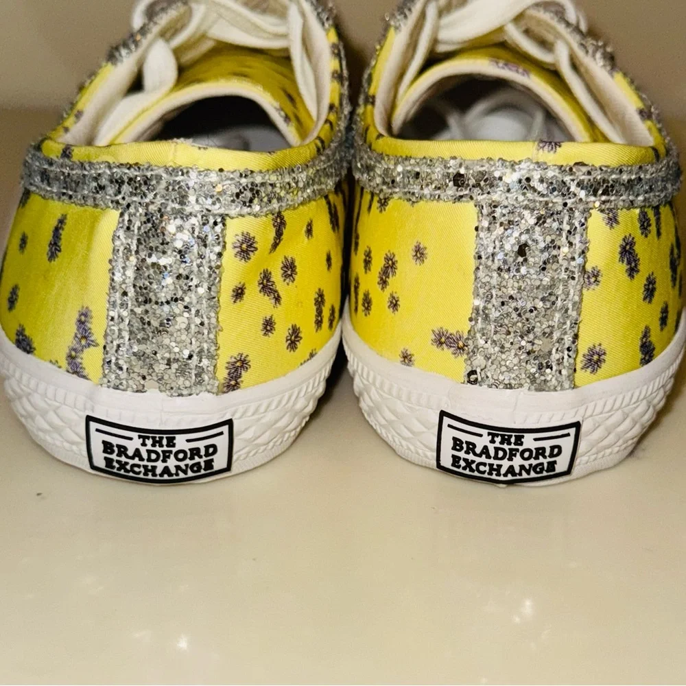 Disney Winnie The Pooh Ever-Sparkle Women's Yellow Shoes